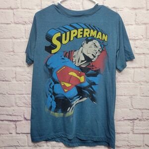 DC Comics Superman Tshirt Size M Blue Shield Logo‎ Tag Front Graphic Comic Book
